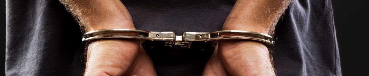 Polizei zerlegt Piraten-IPTV-Anbieter, beschlagnahmt Bargeld, Krypto, Goldbarren
