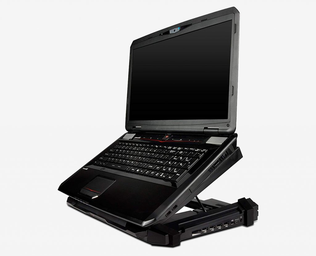 CM Storm SF-17 Gaming Laptop Kühlständer mit Laptop