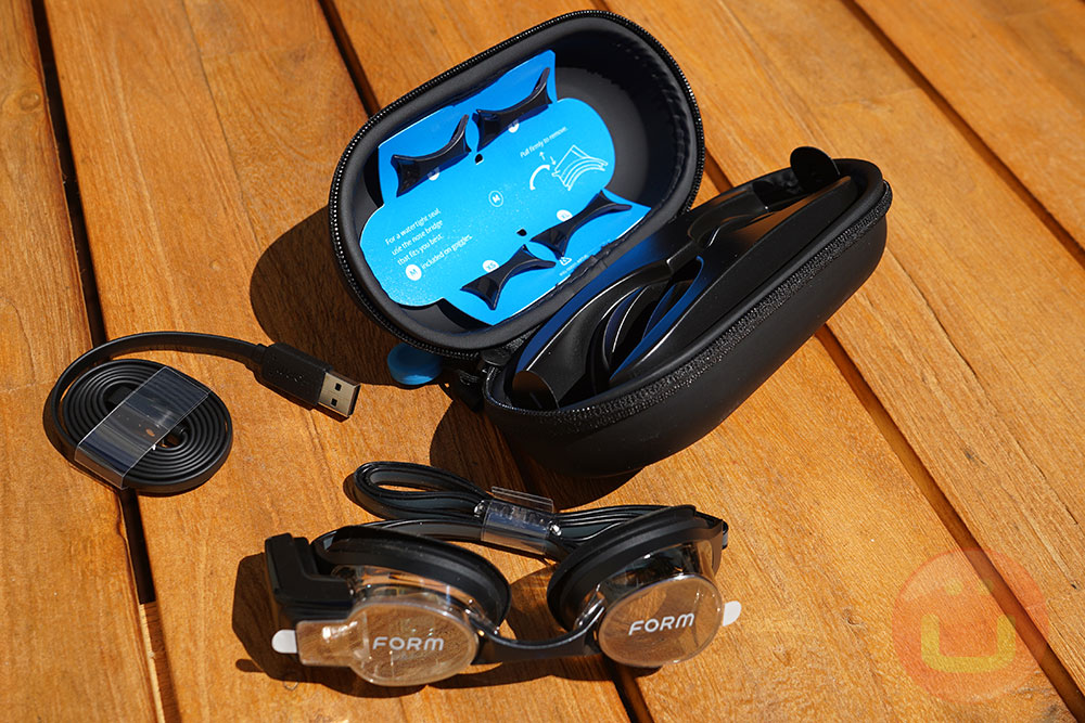 Form Schwimmbrille mit AR-Display Review 1