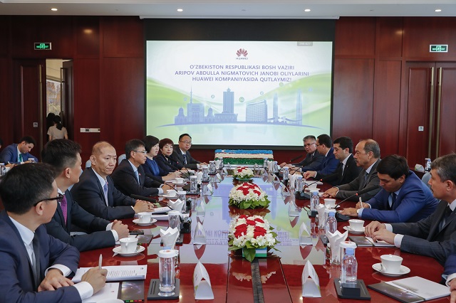 Der Premierminister der Republik Usbekistan hat das Huawei-Forschungs- und Entwicklungszentrum in Shenzhen besucht 1