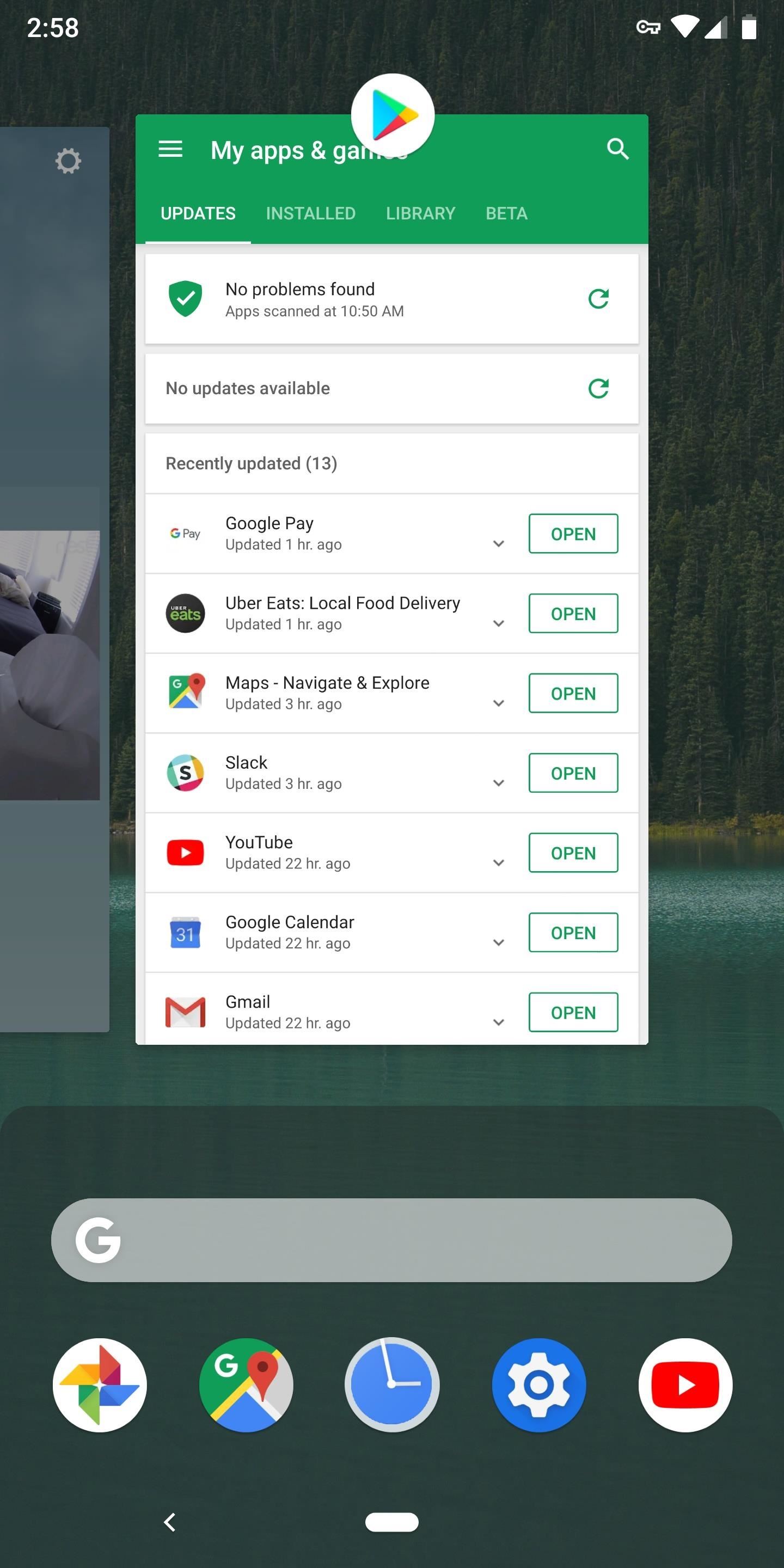 Holen Sie sich Ihre regulären Dock-Symbole zurück auf den Multitasking-Bildschirm von Android Pie