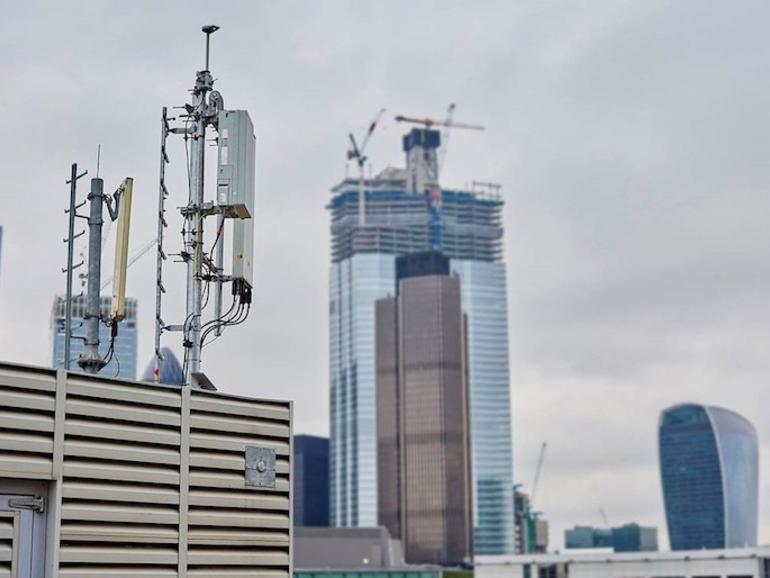 Auf einem Dach in Londons mobilem 5G-Test