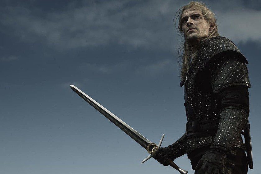 Geralt taucht in einem neuen Bild der Netflix-Serie auf, die auf The Witcher basiert, und schwingt diesmal sein Stahlschwert