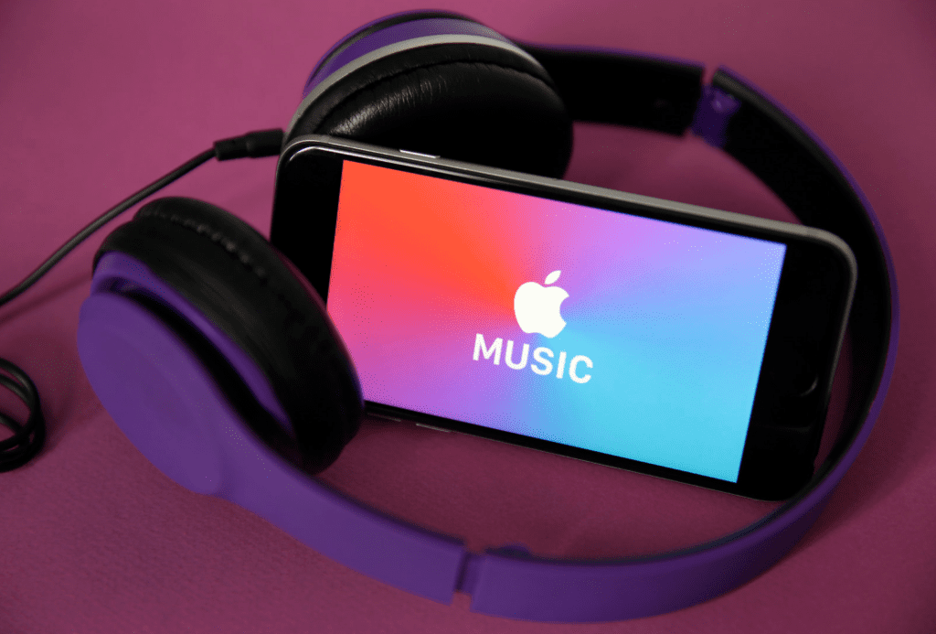 Apple Musik auf Android erhält Dark Mode, Chromecast, Live-Texte und mehr