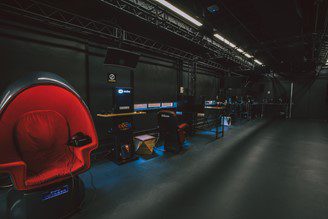 StudioLab Motion Chair und VR-Stationen. (Quelle: Disney / Pressemitteilung)