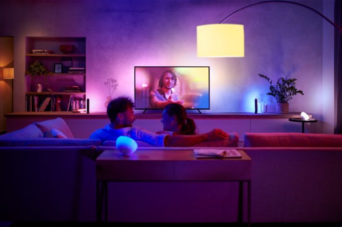 Philips Hue enthüllt neue und aktualisierte Glühbirnen, eine überarbeitete Iris-Tischlampe und einen Lichtstreifen für Ihren Fernseher 3