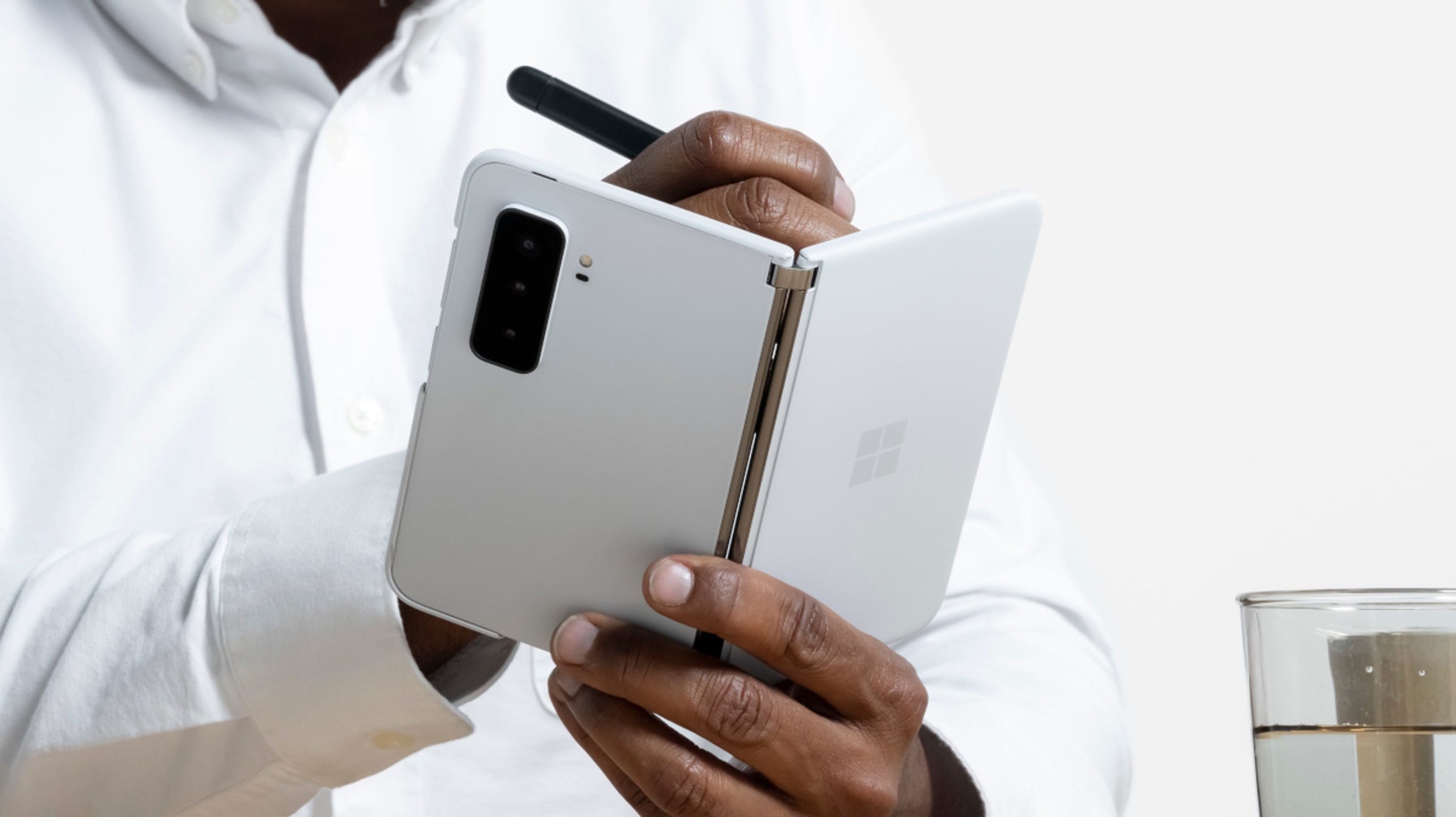 Microsofts Surface Duo 2 bläst das Original weg 239
