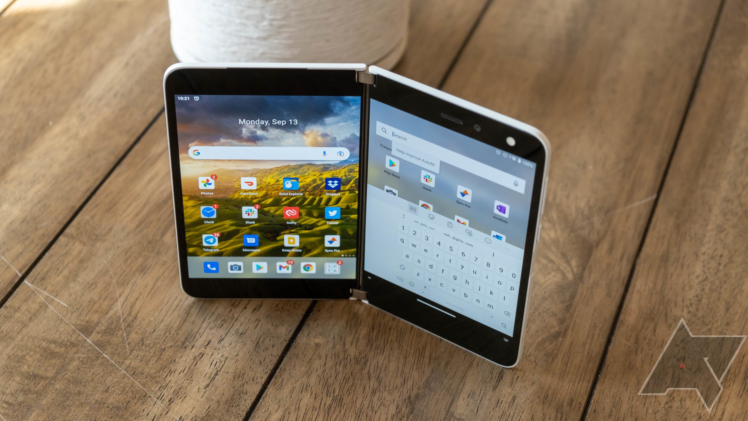 Mit Android 12 um die Ecke ist das einjährige Microsoft Surface Duo immer noch auf Android 10 219