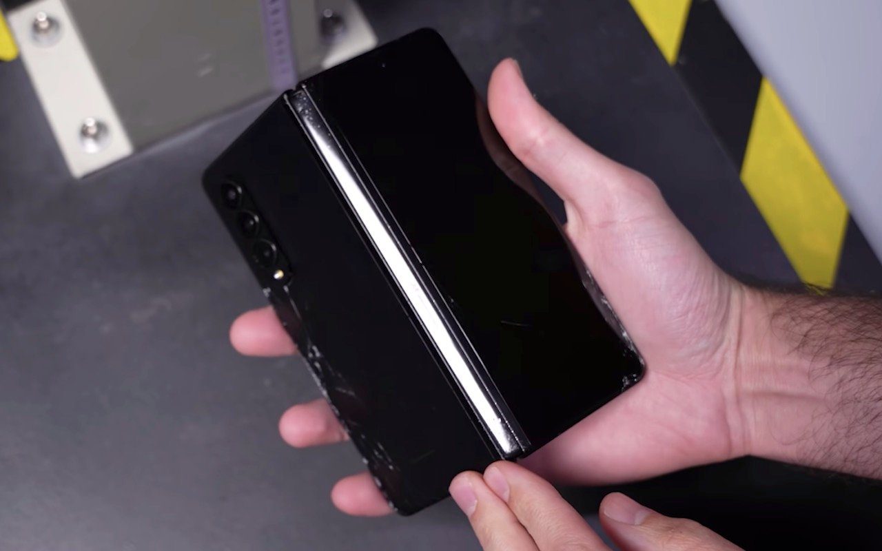 Samsung Galaxy Z Fold 3 Drop Test: Sehen Sie sich hier das Video an 218