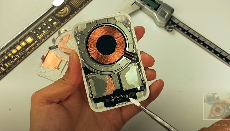 Video: MagSafe Battery Pack Teardown enthüllt Doppelbatterie, NFC-Spule und mehr 300