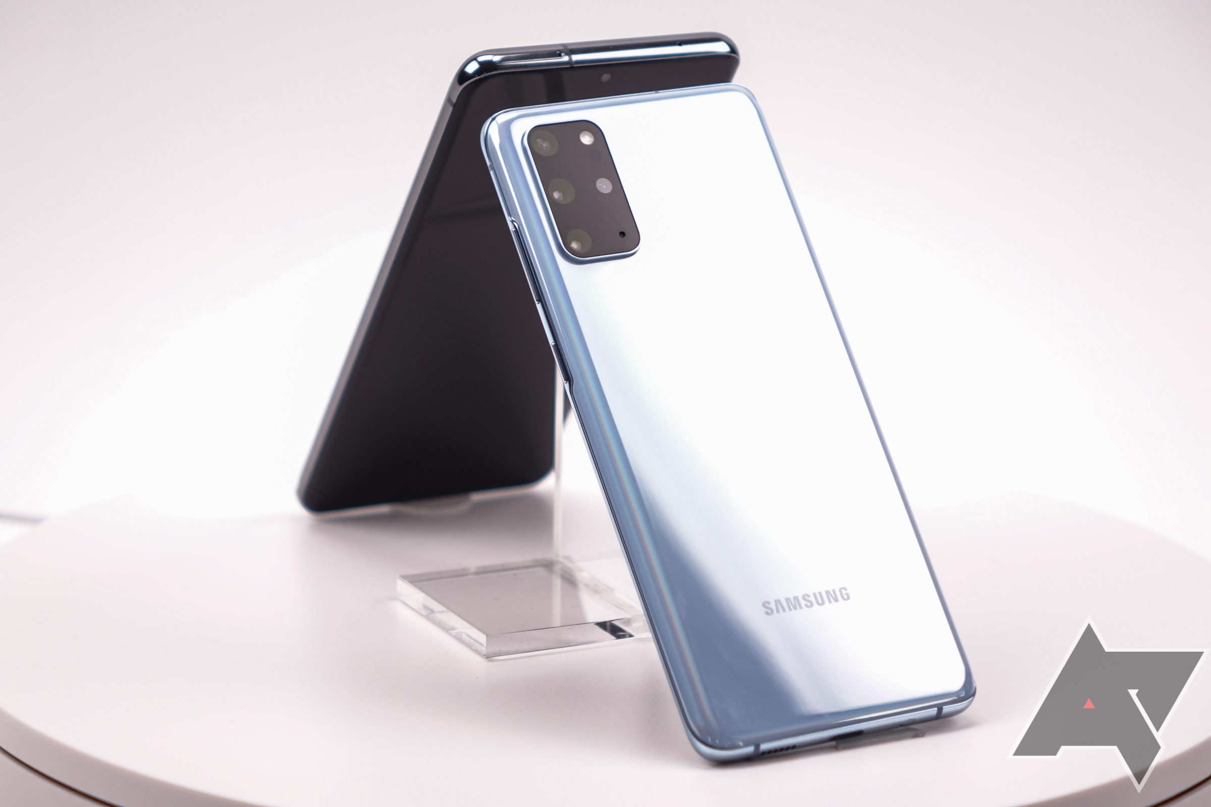 Holen Sie sich eine Dual-SIM-Samsung Galaxy S20 für nur $620 41
