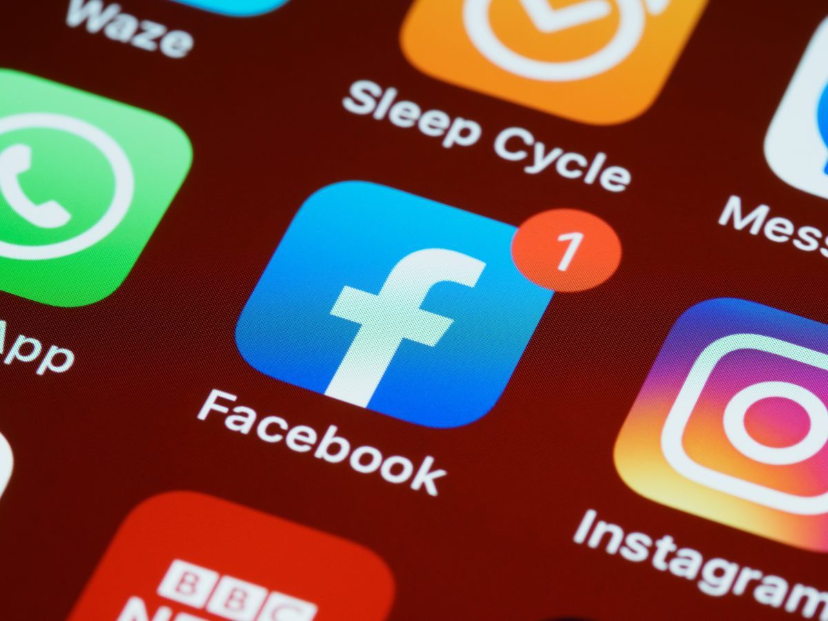 Sie haben ein iPhone? Facebook verfolgt jeden deiner Schritte. Vielleicht ist es an der Zeit, seine Apps zu deinstallieren? 45
