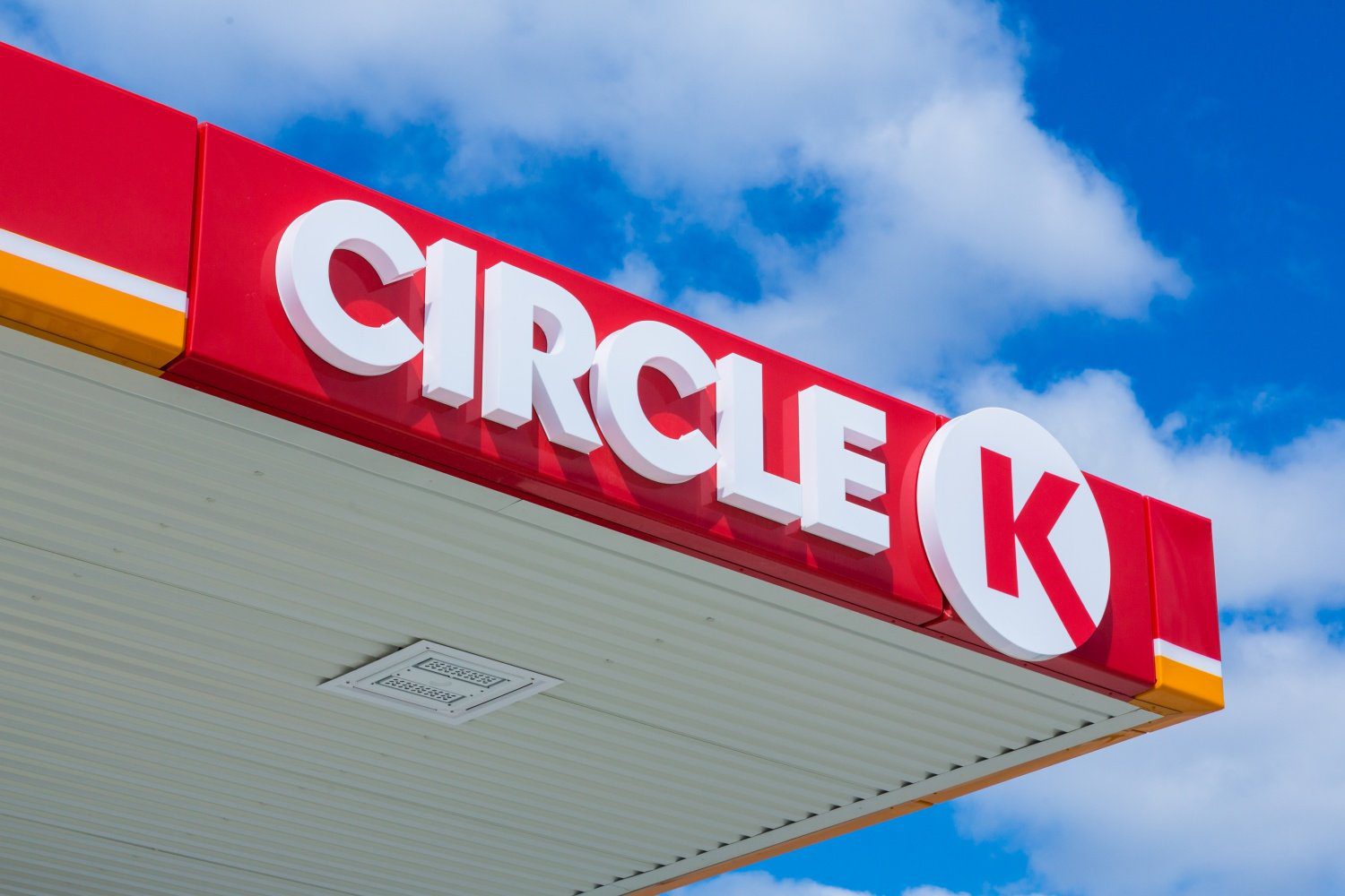 Mobiles Bezahlen am Automaten an jeder Tankstelle. Circle K verbessert seine Anwendung 9