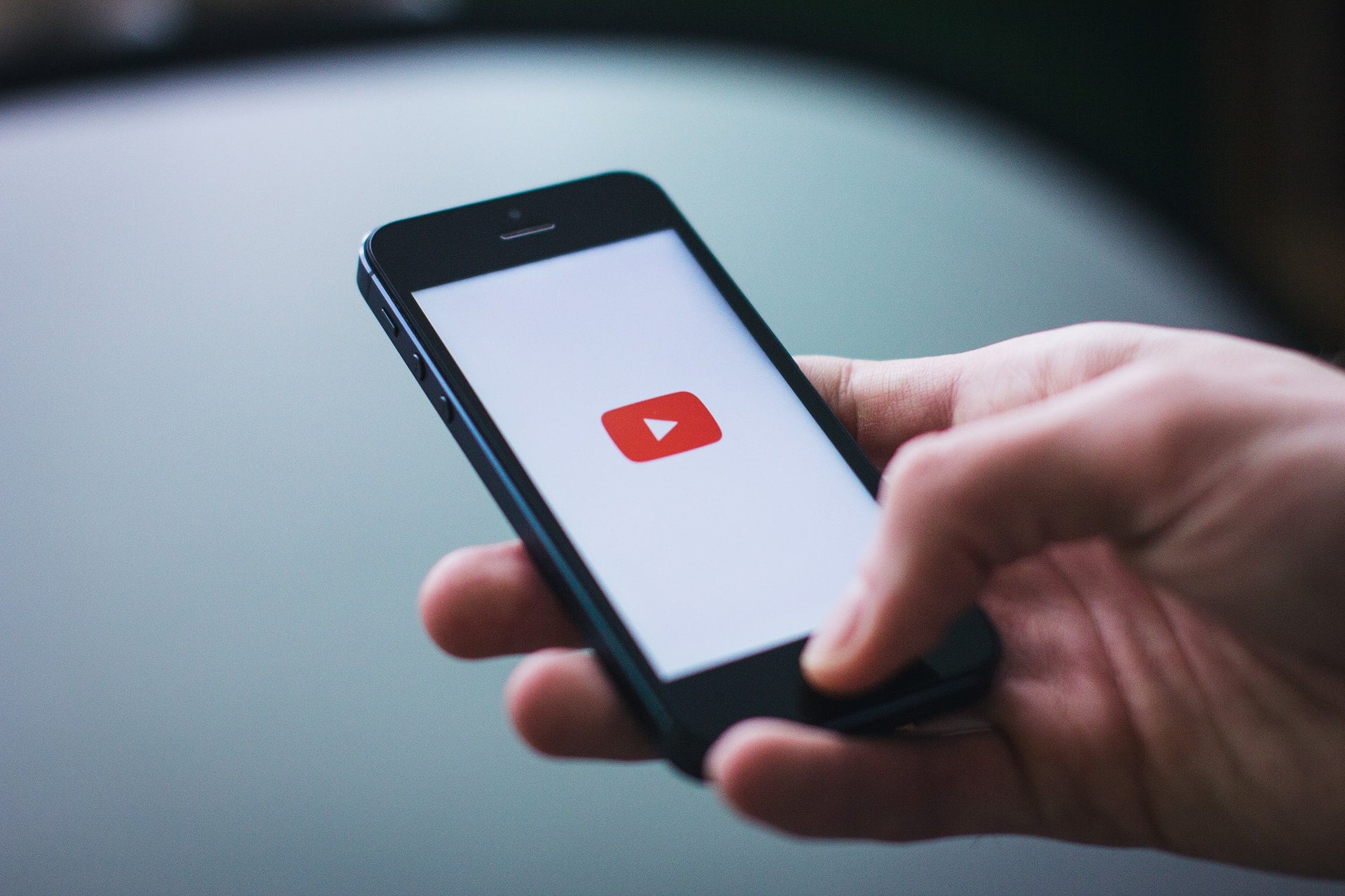 YouTube möchte lehren, wie man Informationen aus dem Internet verifiziert. Er wird dafür ... "Werbung" verwenden 124
