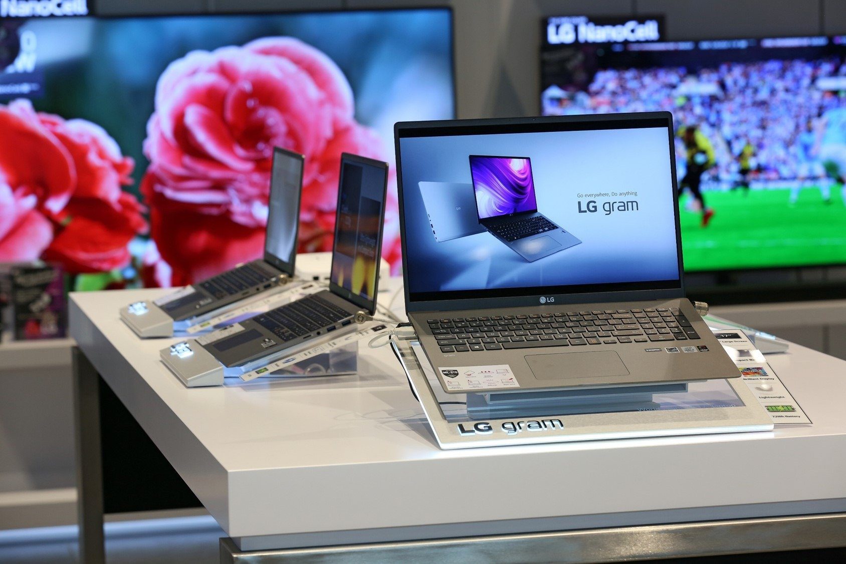 LG hat bereits einen versenkbaren Fernseher und entwirft jetzt einen Laptop 84