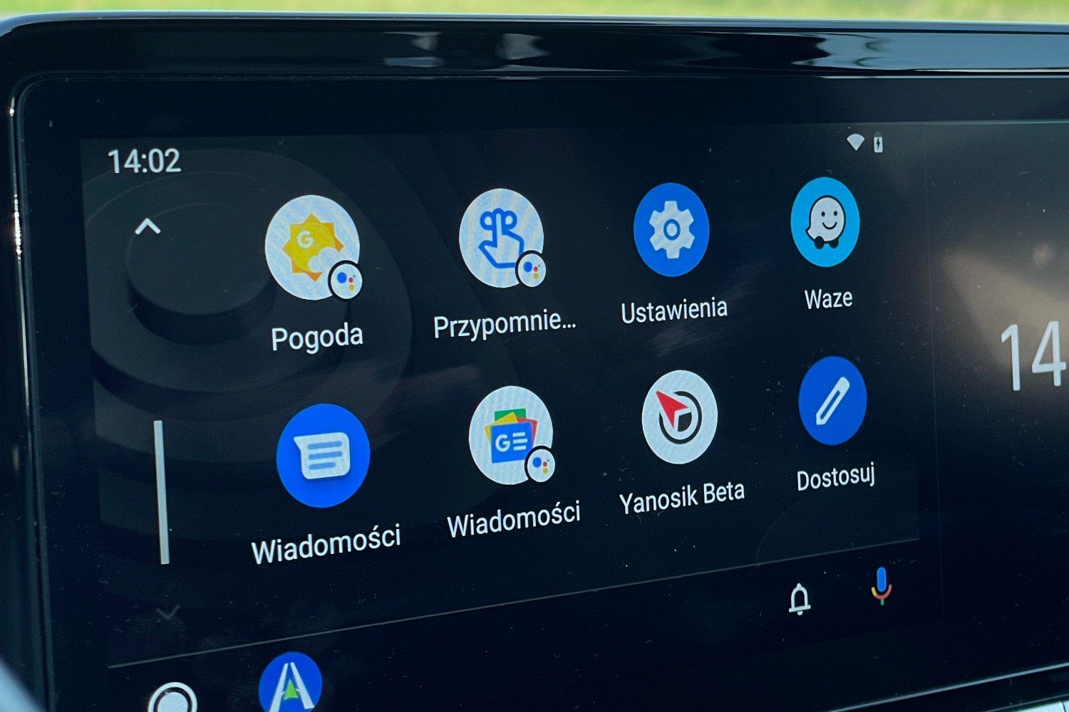 Yanosik in der Beta-Version von Android Auto. Die Anwendung kann jetzt getestet werden 25