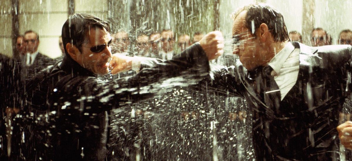 Keanu Reeves streift beim neuen Film aus dem Set von "Matrix 4" allein durch die Straßen. Immer mehr Theorien zum Produktionsplot 64